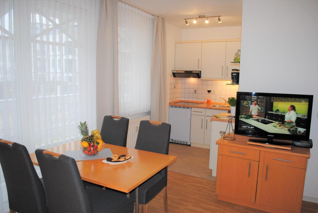 Haus Strandburg - Hinter Duene Und Meer Binz Esterno foto