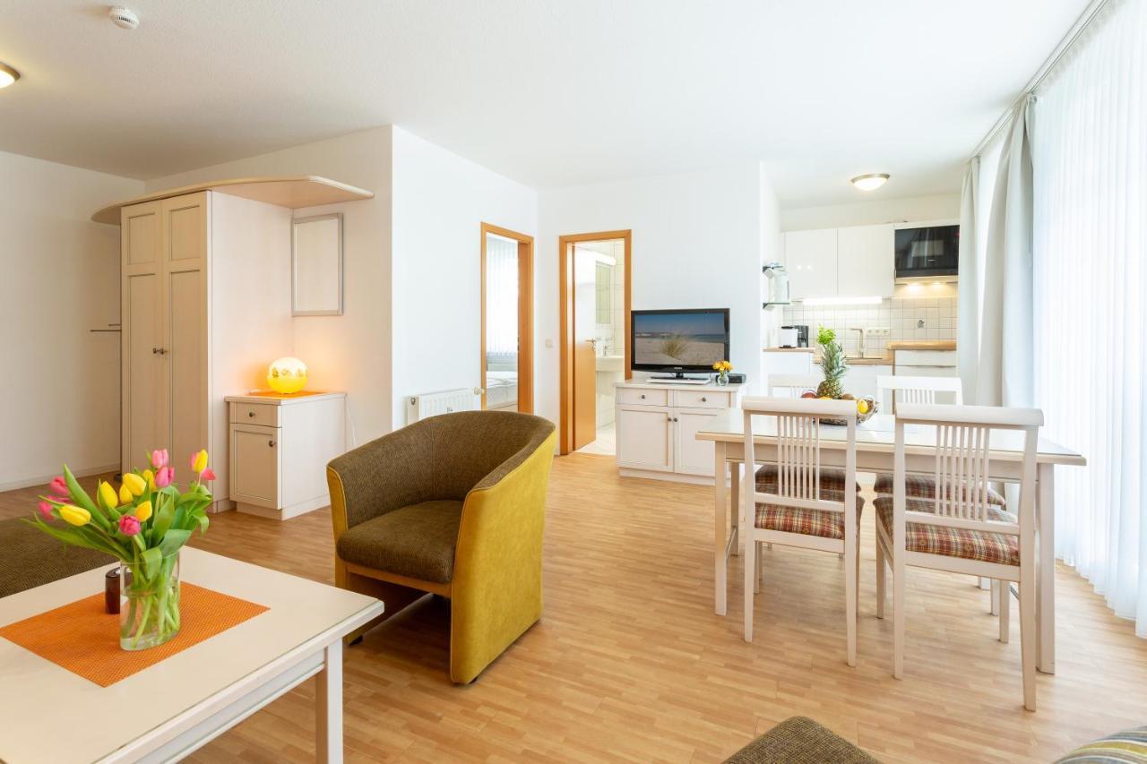 Haus Strandburg - Hinter Duene Und Meer Binz Esterno foto