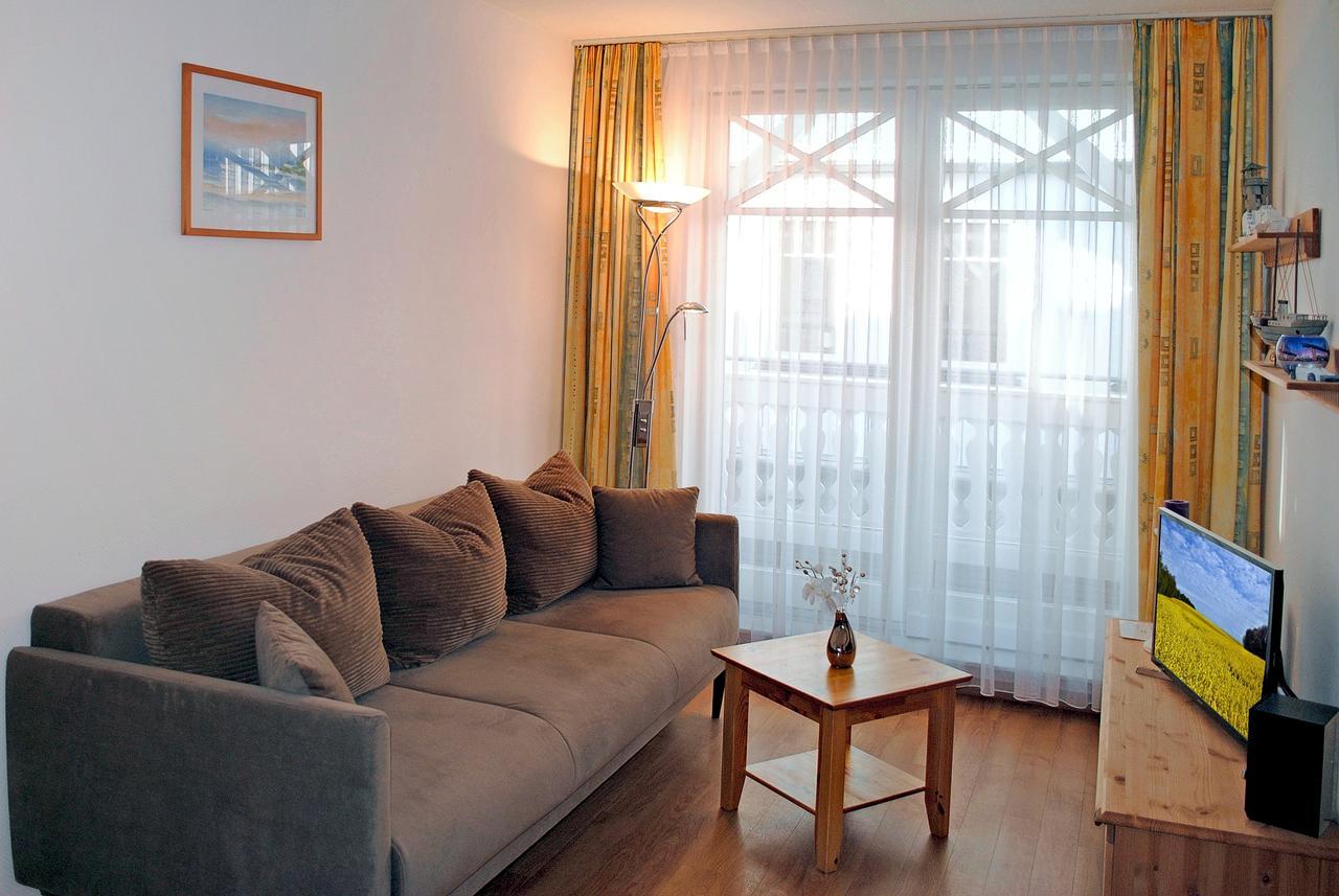 Haus Strandburg - Hinter Duene Und Meer Binz Esterno foto