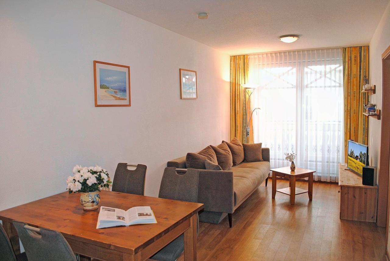 Haus Strandburg - Hinter Duene Und Meer Binz Esterno foto